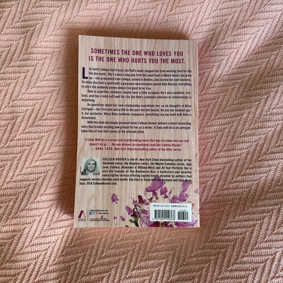 IT ENDS WITH US BY COLLEEN HOOVER - Picture 2 of 2